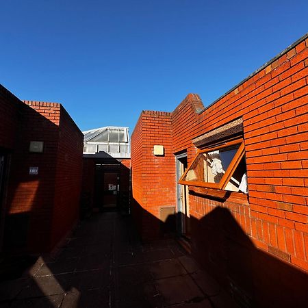 Two-Bedroom Flat Close To Uni & Shopping Center With Free Parking Coventry Exterior foto
